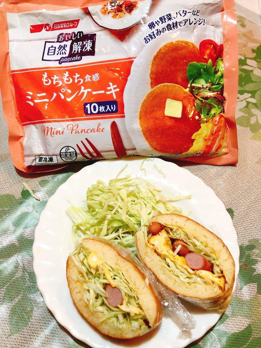 パンケーキでサンドイッチの完成写真