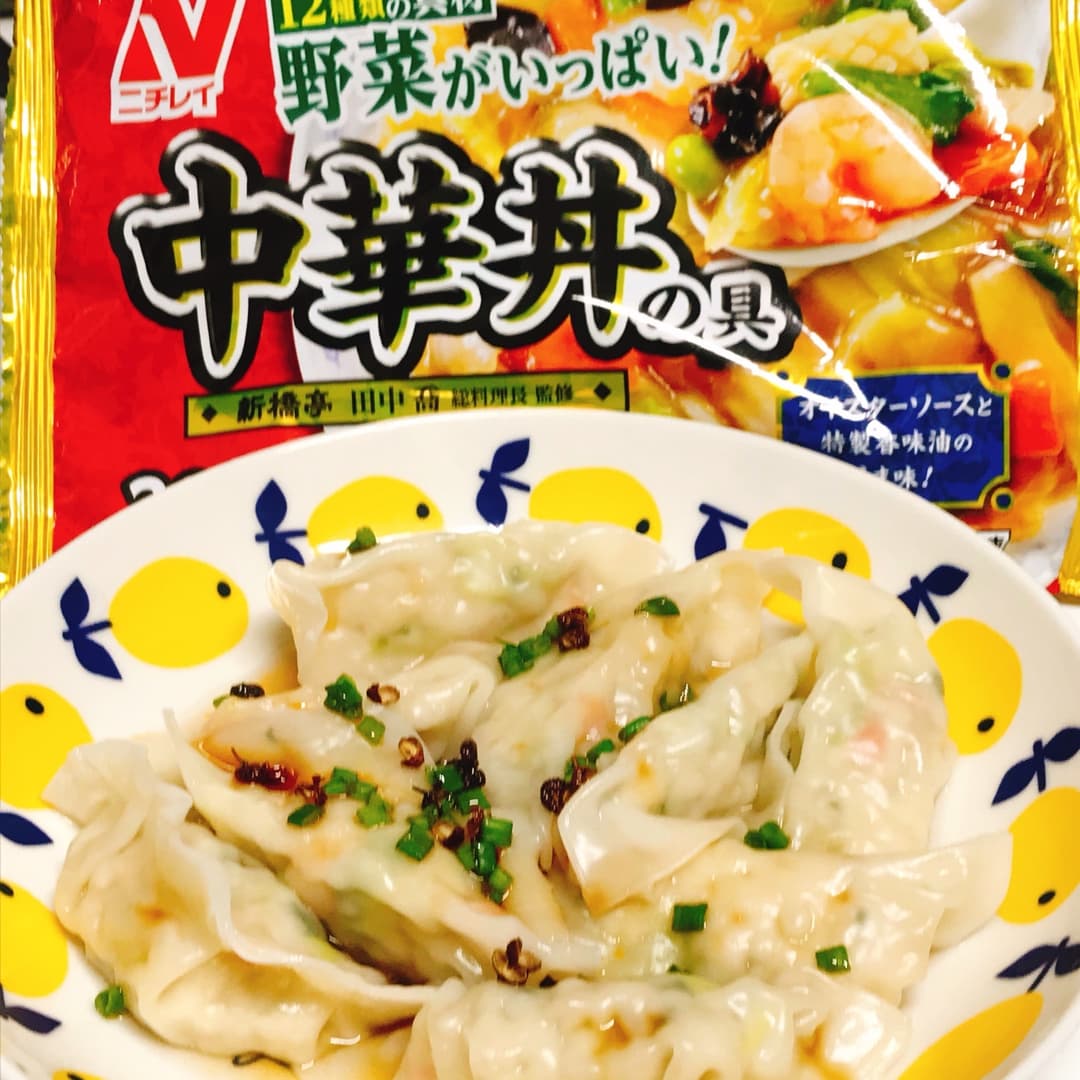 中華丼で作る水餃子の完成写真