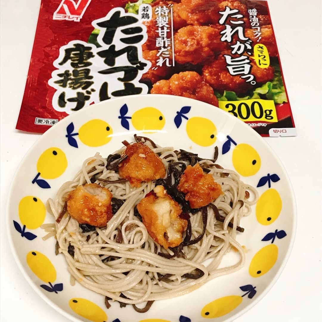たれづけ唐揚げときくらげの蕎麦ペペロンチーノの完成写真