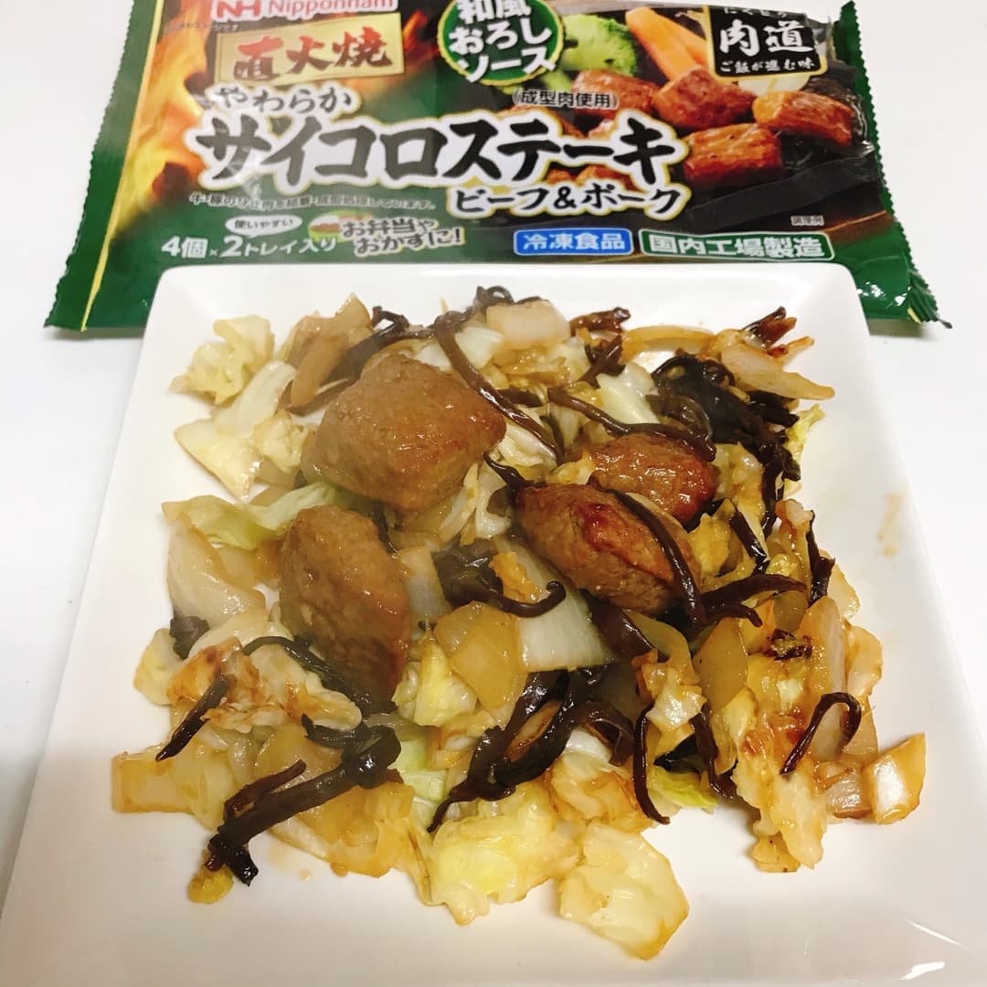 サイコロステーキときくらげの野菜炒めの完成写真