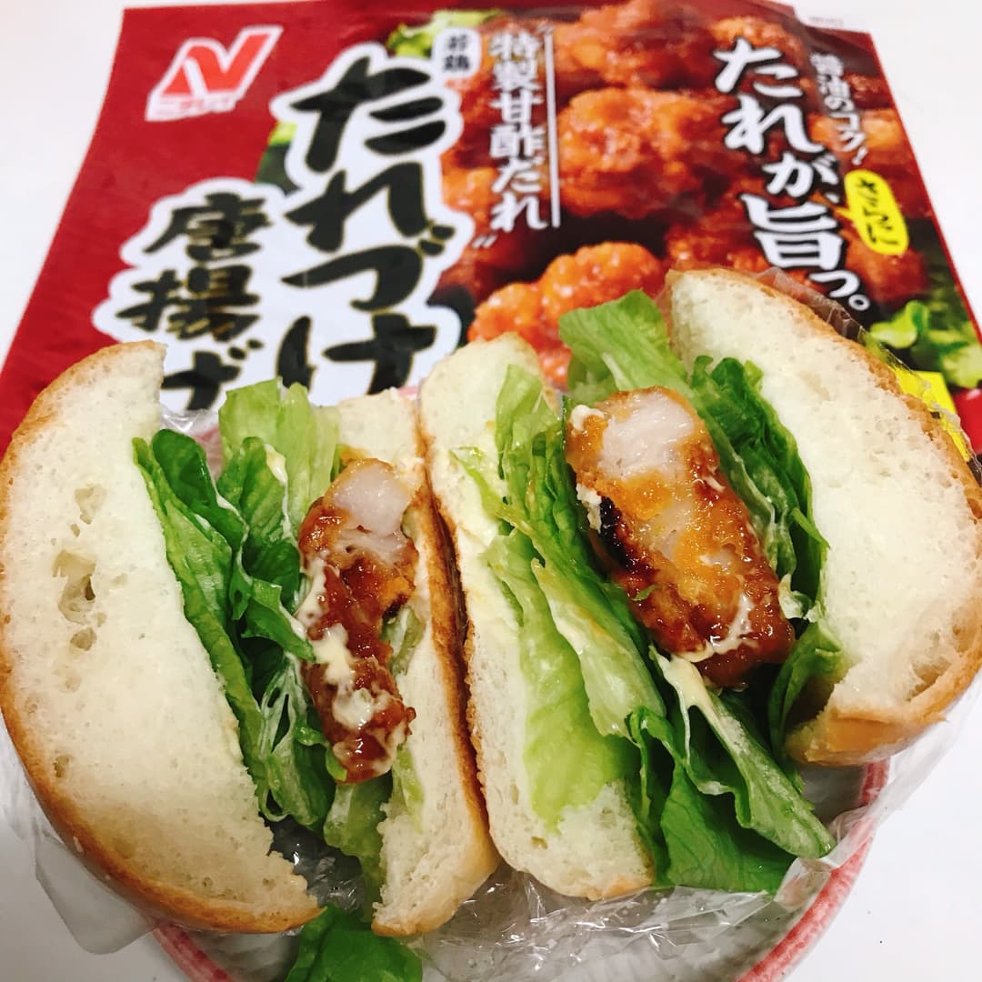 たれづけ唐揚げのレタスバーガーの完成写真