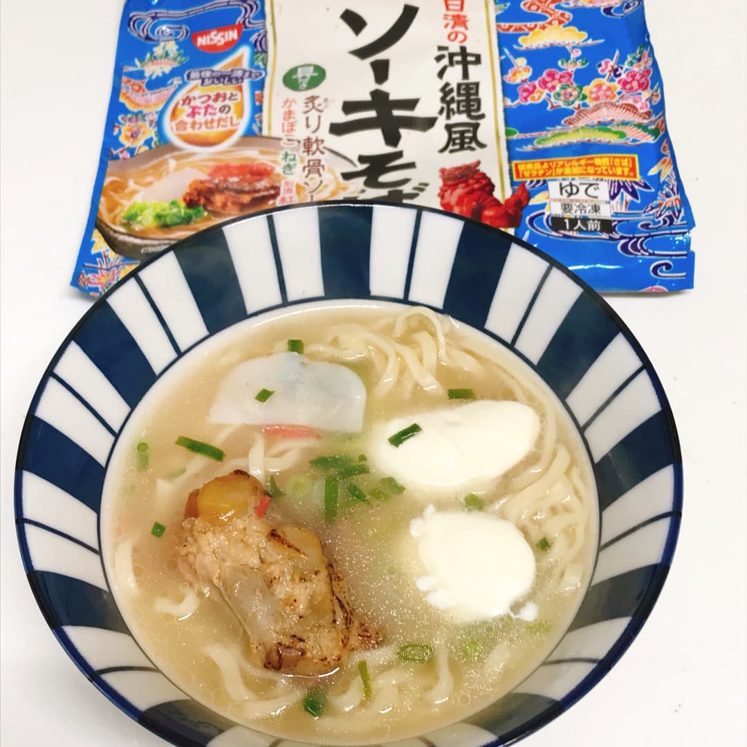 モッツァレラチーズソーキそばの完成写真