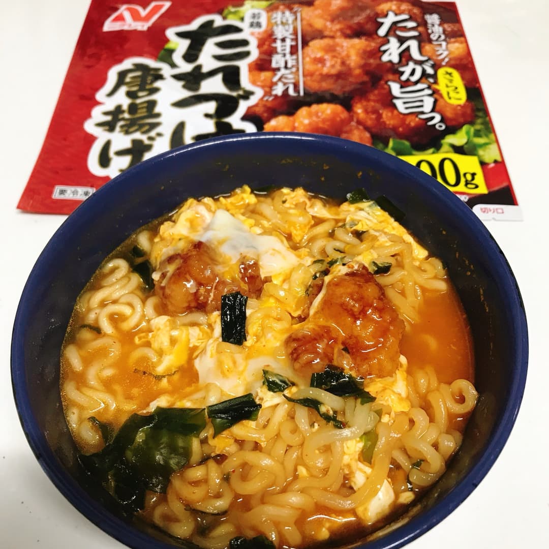 たれづけ唐揚げの旨辛ラーメンの完成写真