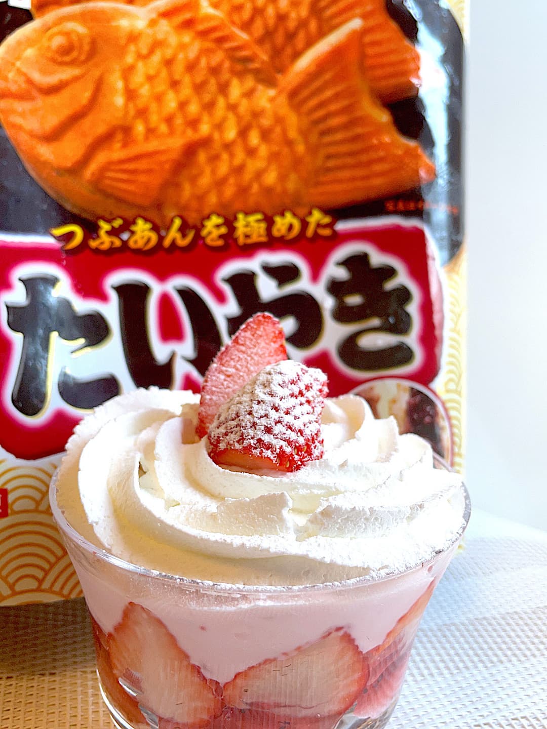たいやきのいちごホイップパフェの完成写真
