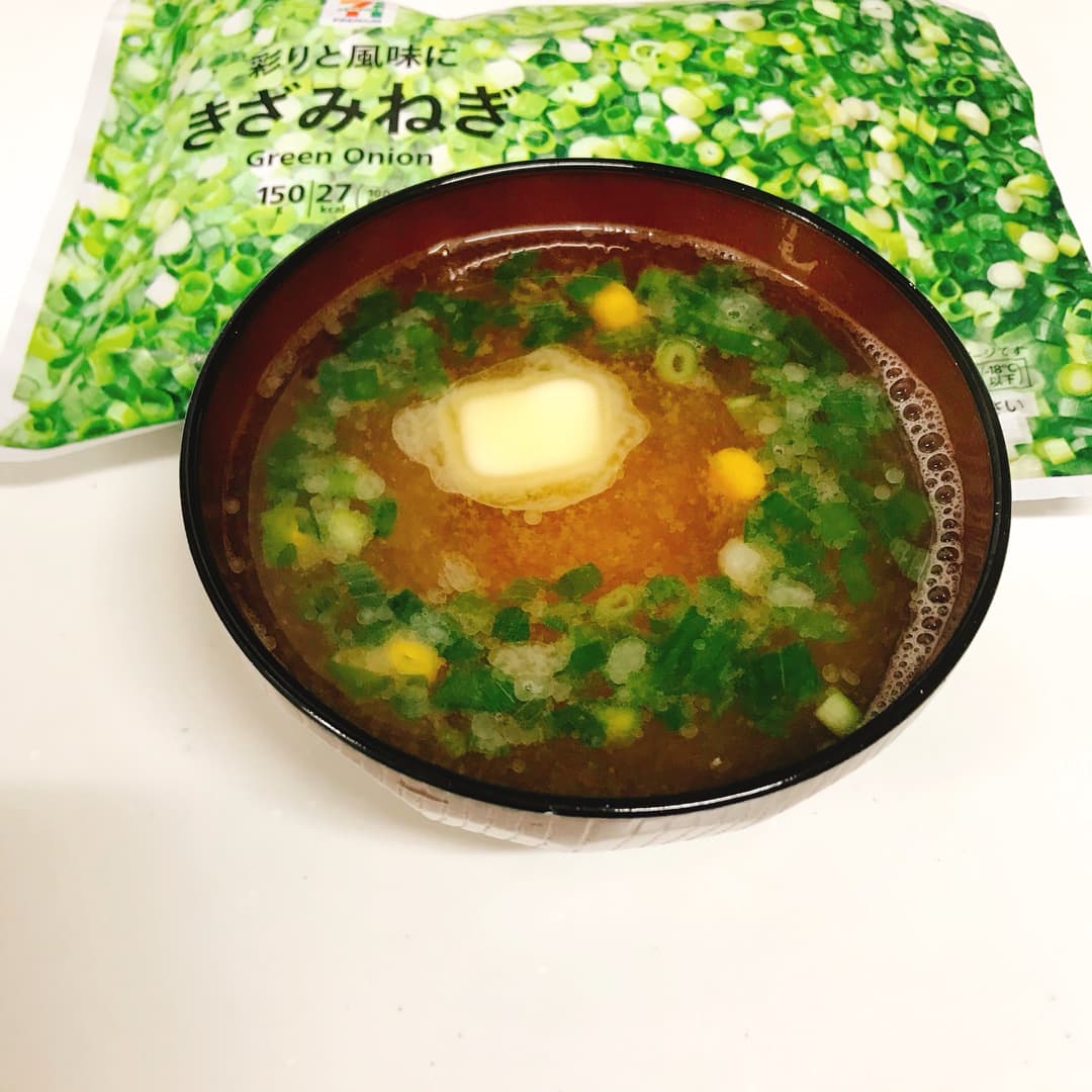 レンジで作るねぎバターコーンの味噌汁の完成写真