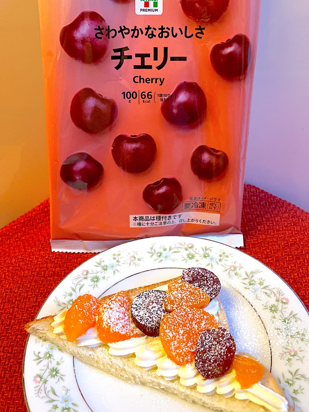 チェリーとみかんのフルーツサンド風の完成写真