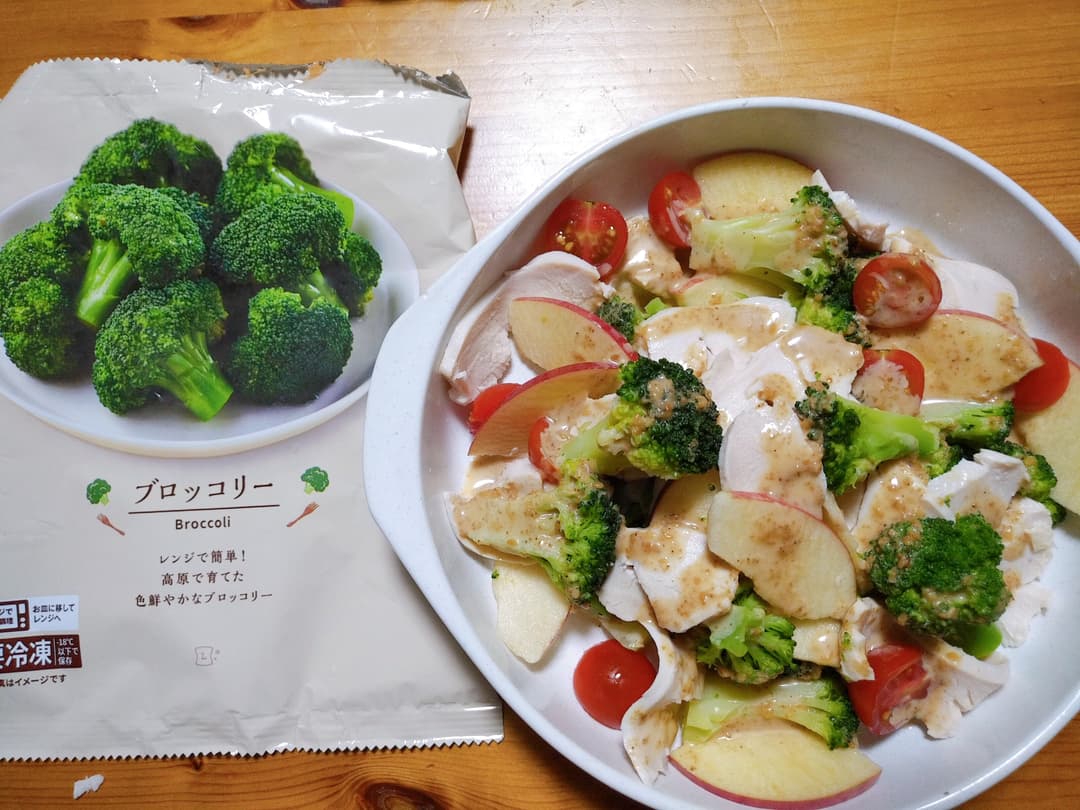 ブロッコリーの棒々鶏風サラダの完成写真
