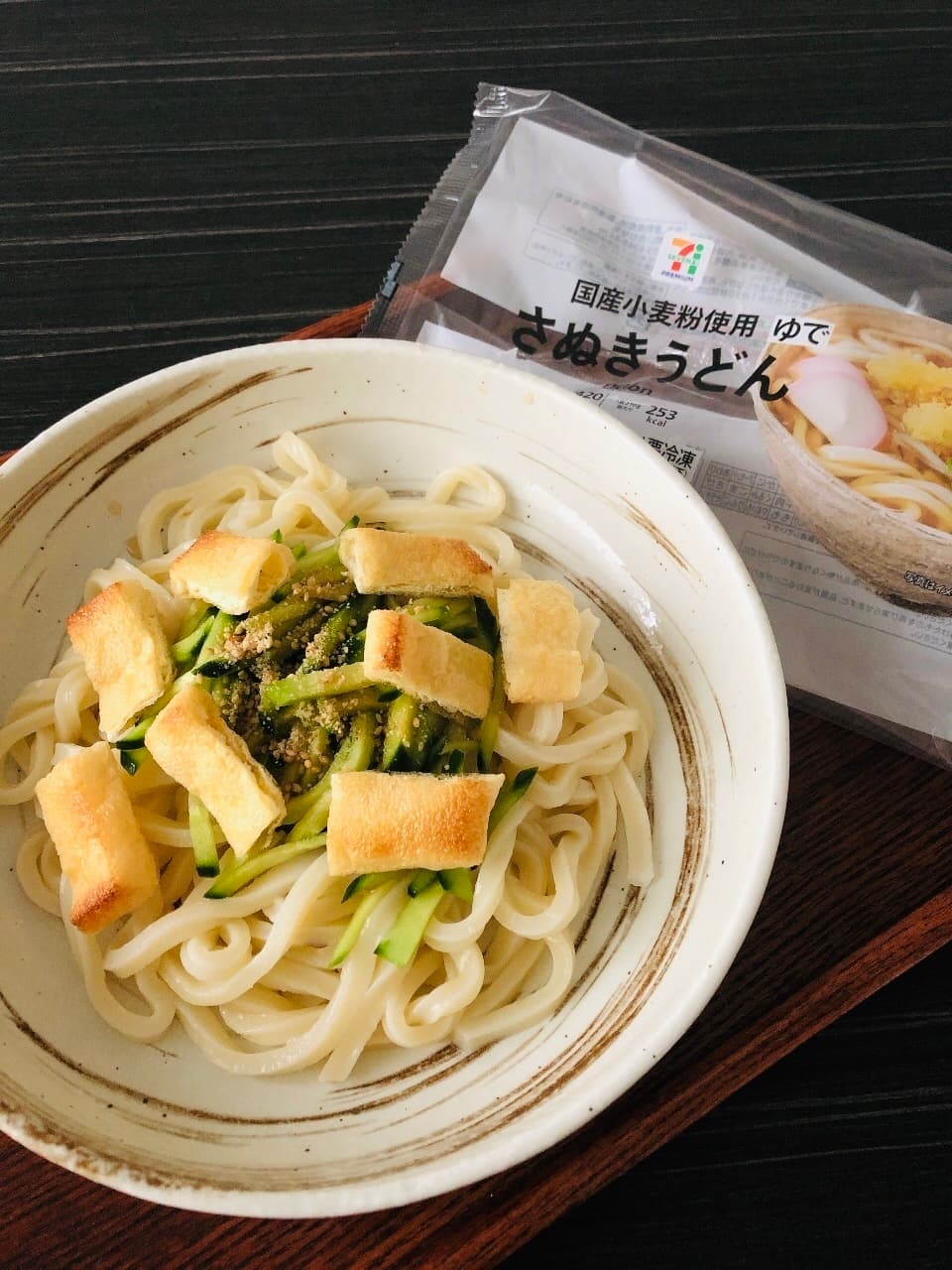 カリカリ油揚げときゅうりのぶっかけうどんの完成写真
