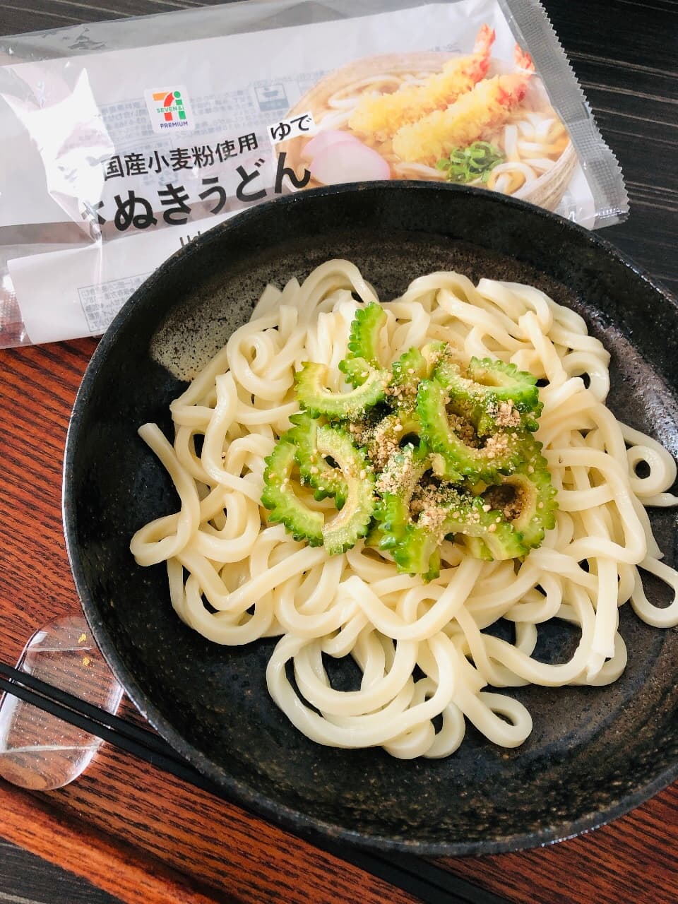 ポン酢ゴーヤのぶっかけうどんの完成写真