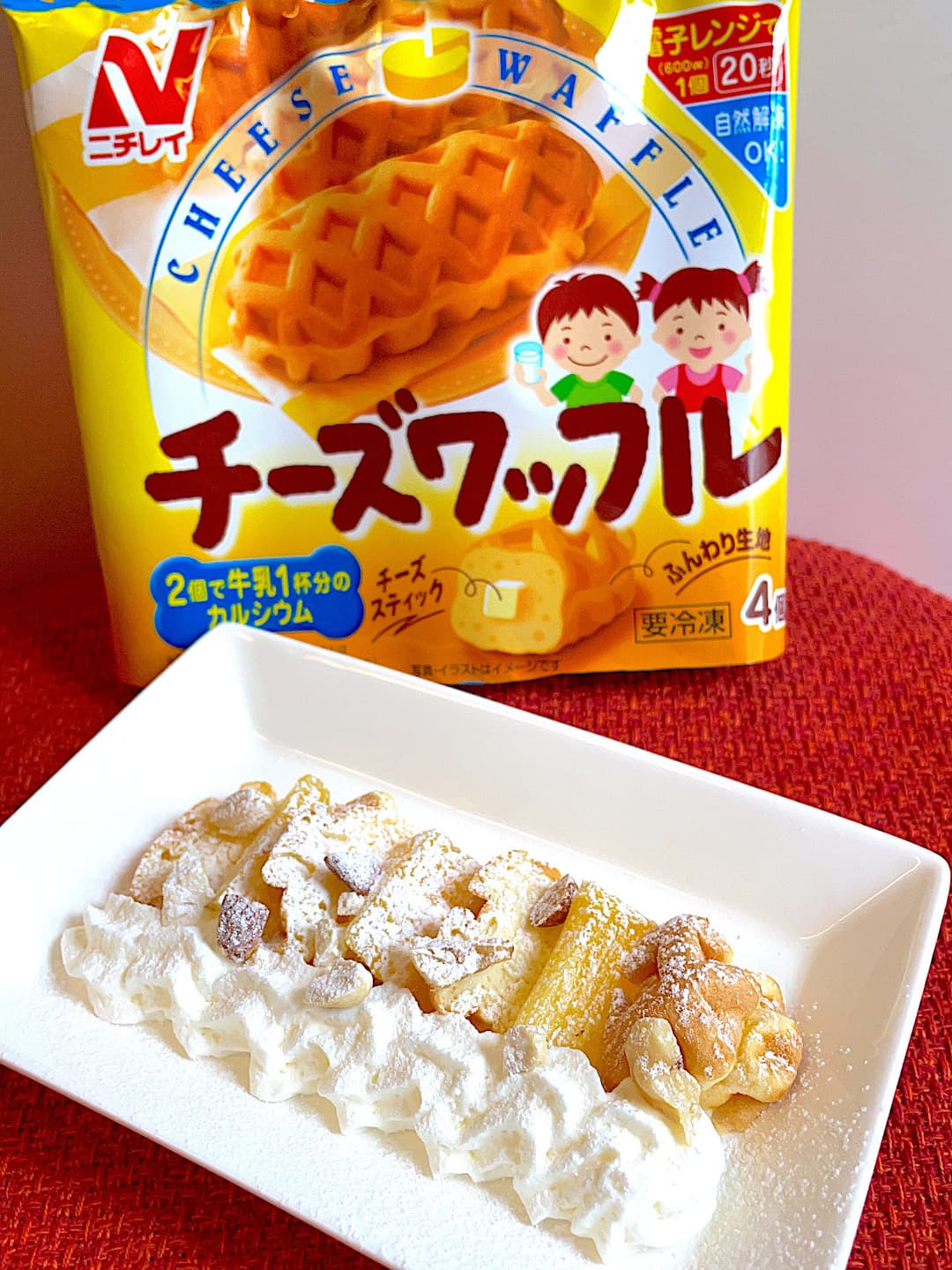 パイナップルとワッフルのホイップのせの完成写真