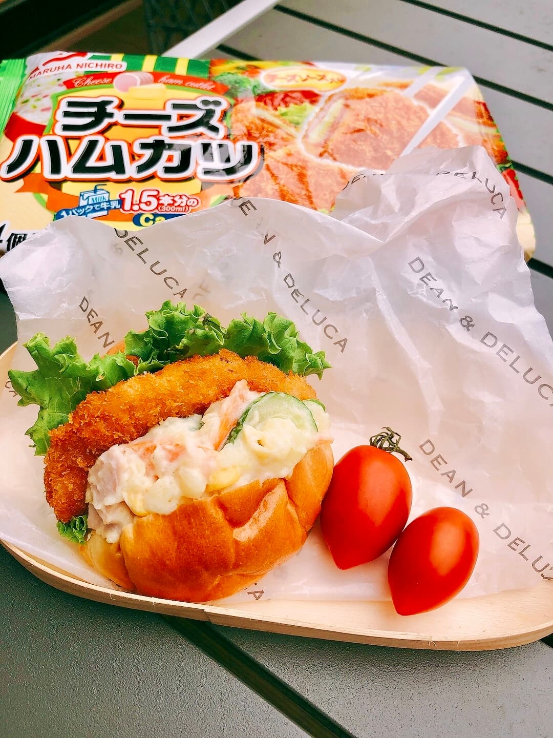 チーズハムカツのポテサラサンドの完成写真