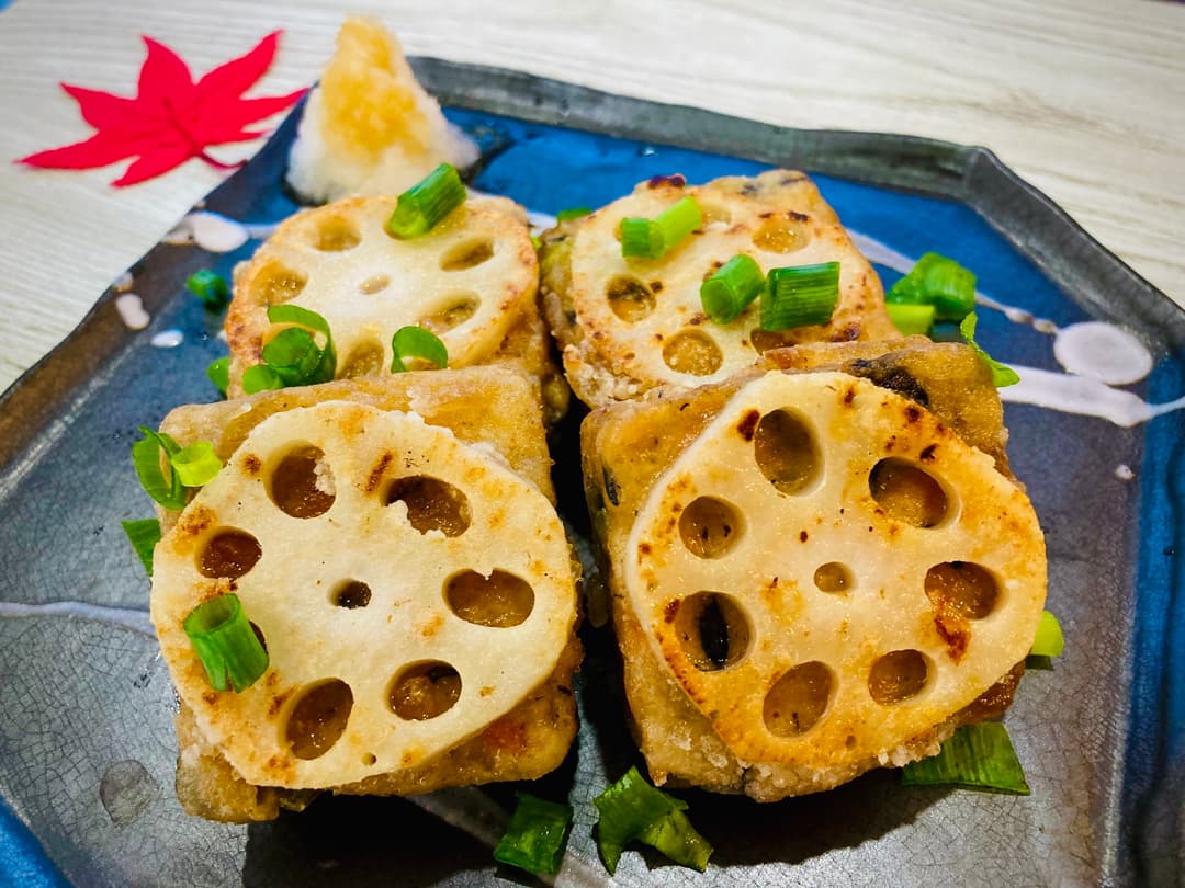 レンコンではさんだ ひじきと野菜の豆腐揚げの完成写真