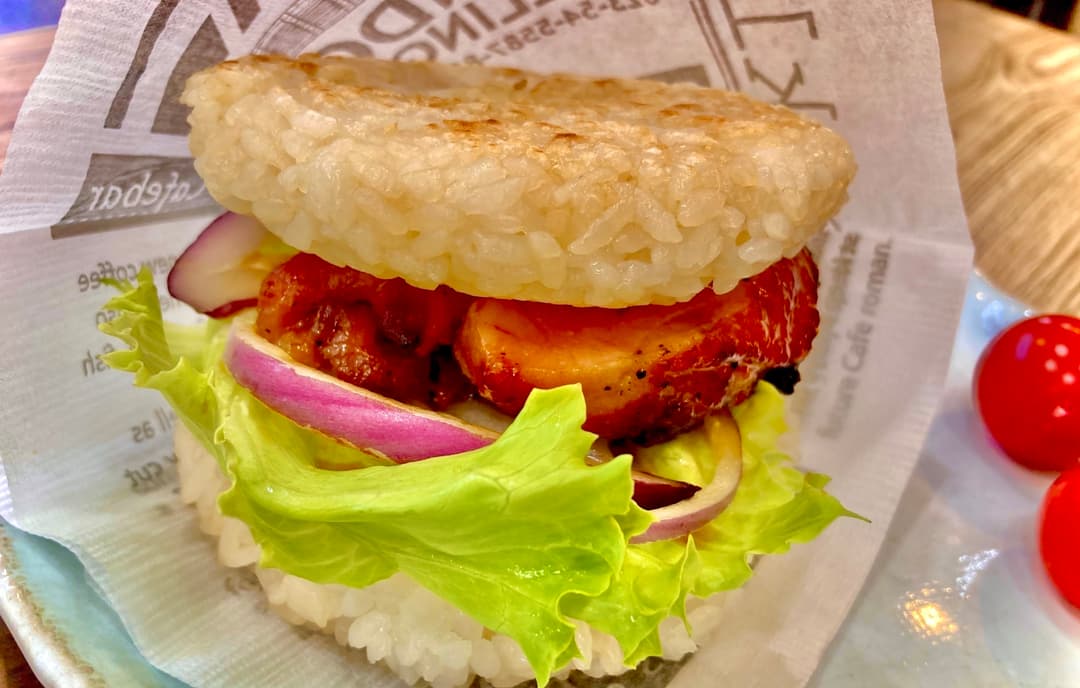 炙り焼チキンステーキのごはんバーガー♪の完成写真