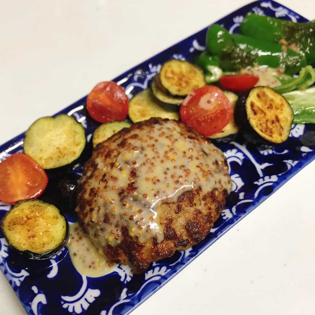 鉄板焼ハンバーグハニーマスタードの完成写真
