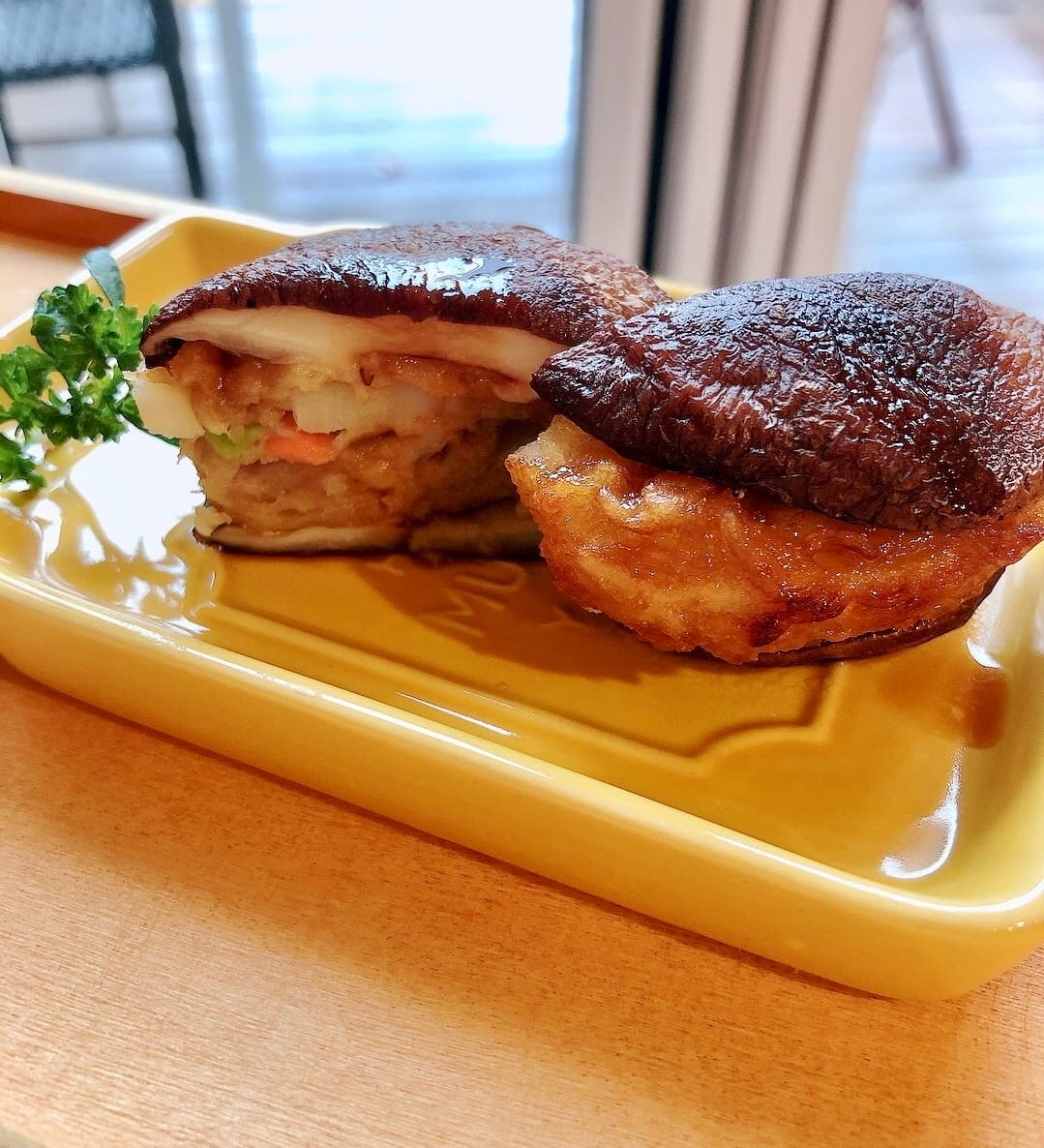 れんこんとひき肉揚げの椎茸挟み焼きの完成写真