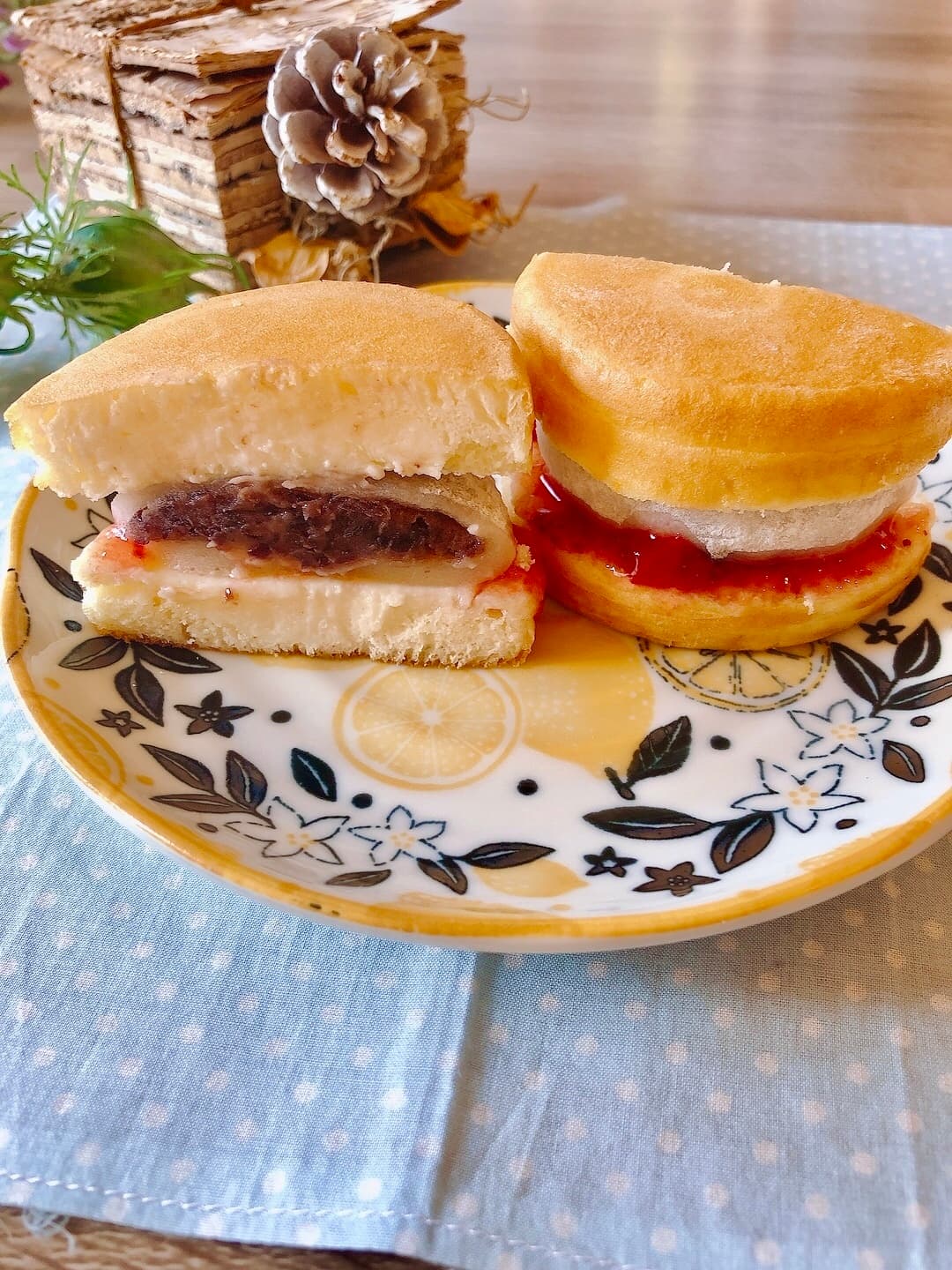 大福とベリーソースの今川焼の完成写真