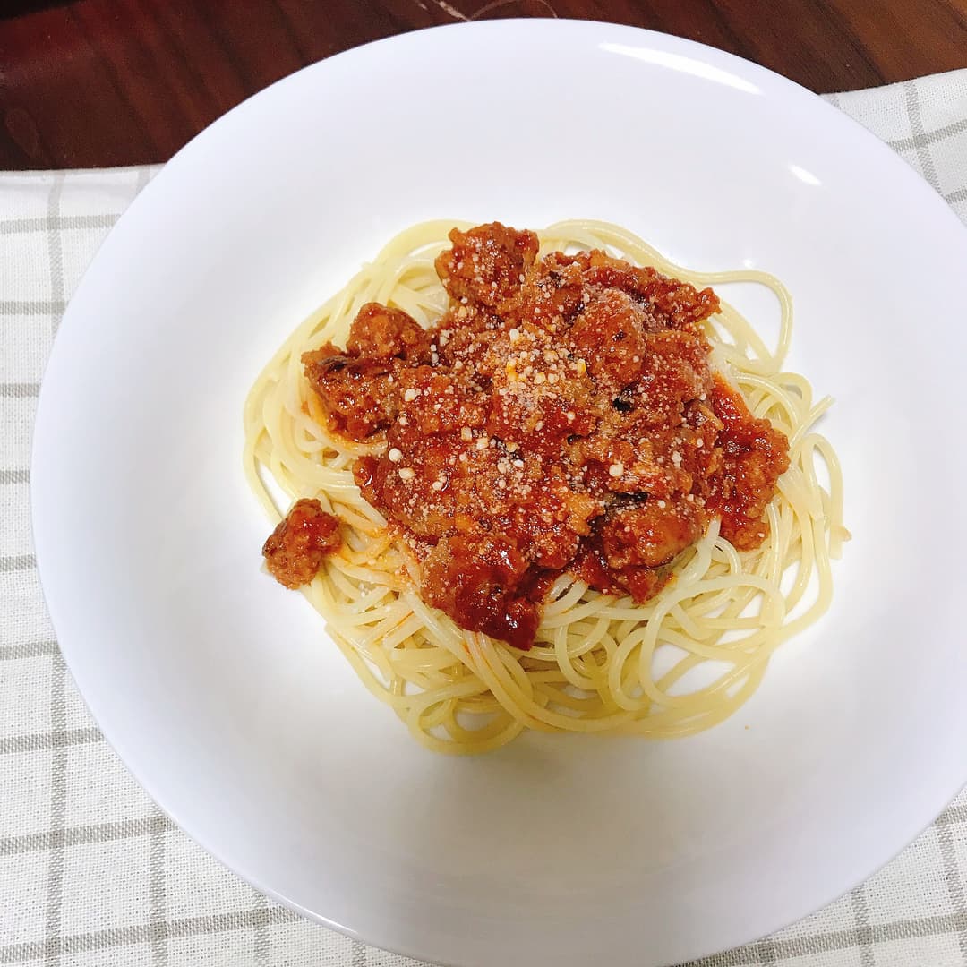 ハンバーグでボロネーゼ風パスタの完成写真