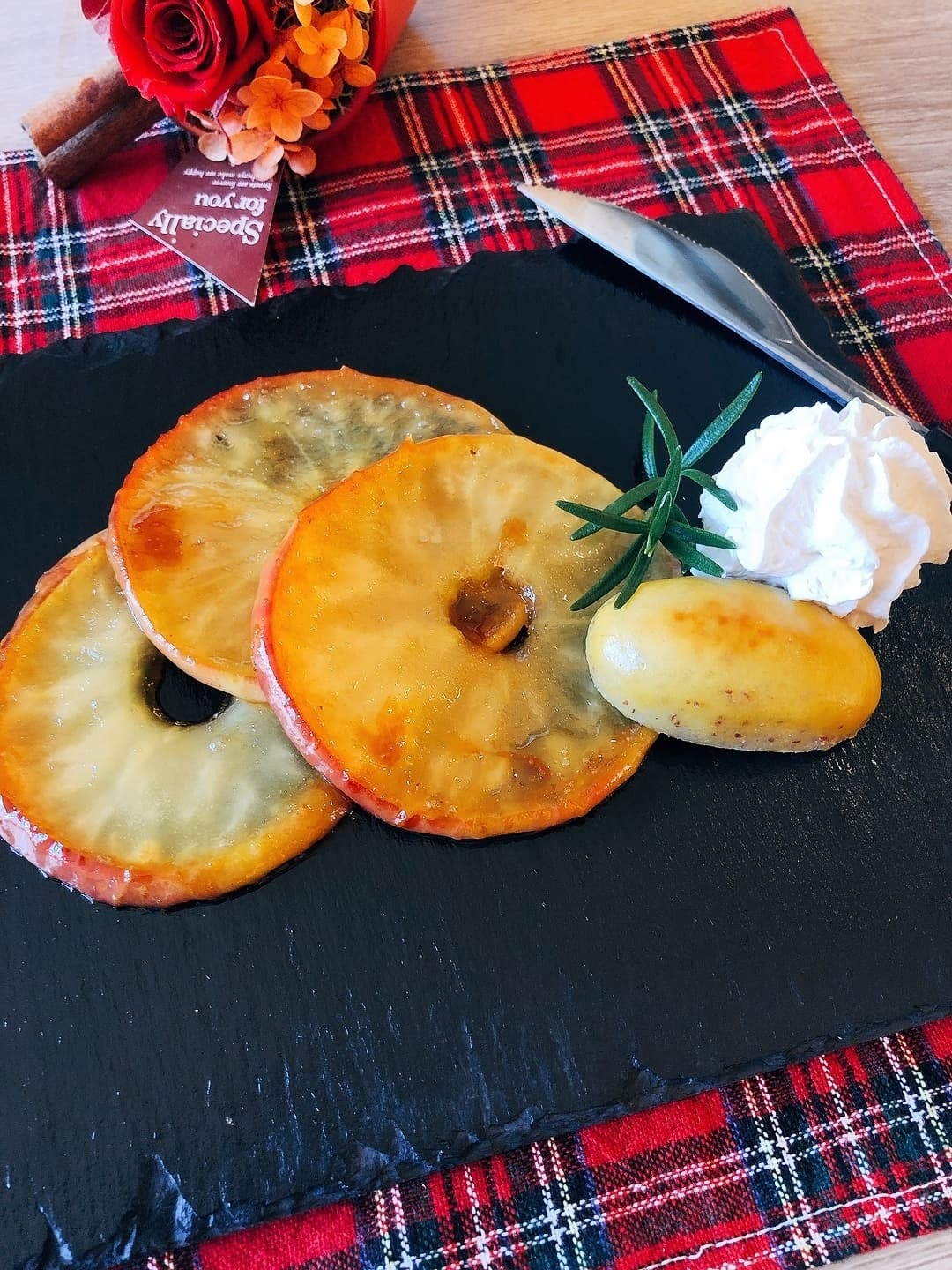 焼きリンゴのスイートポテトのせの完成写真