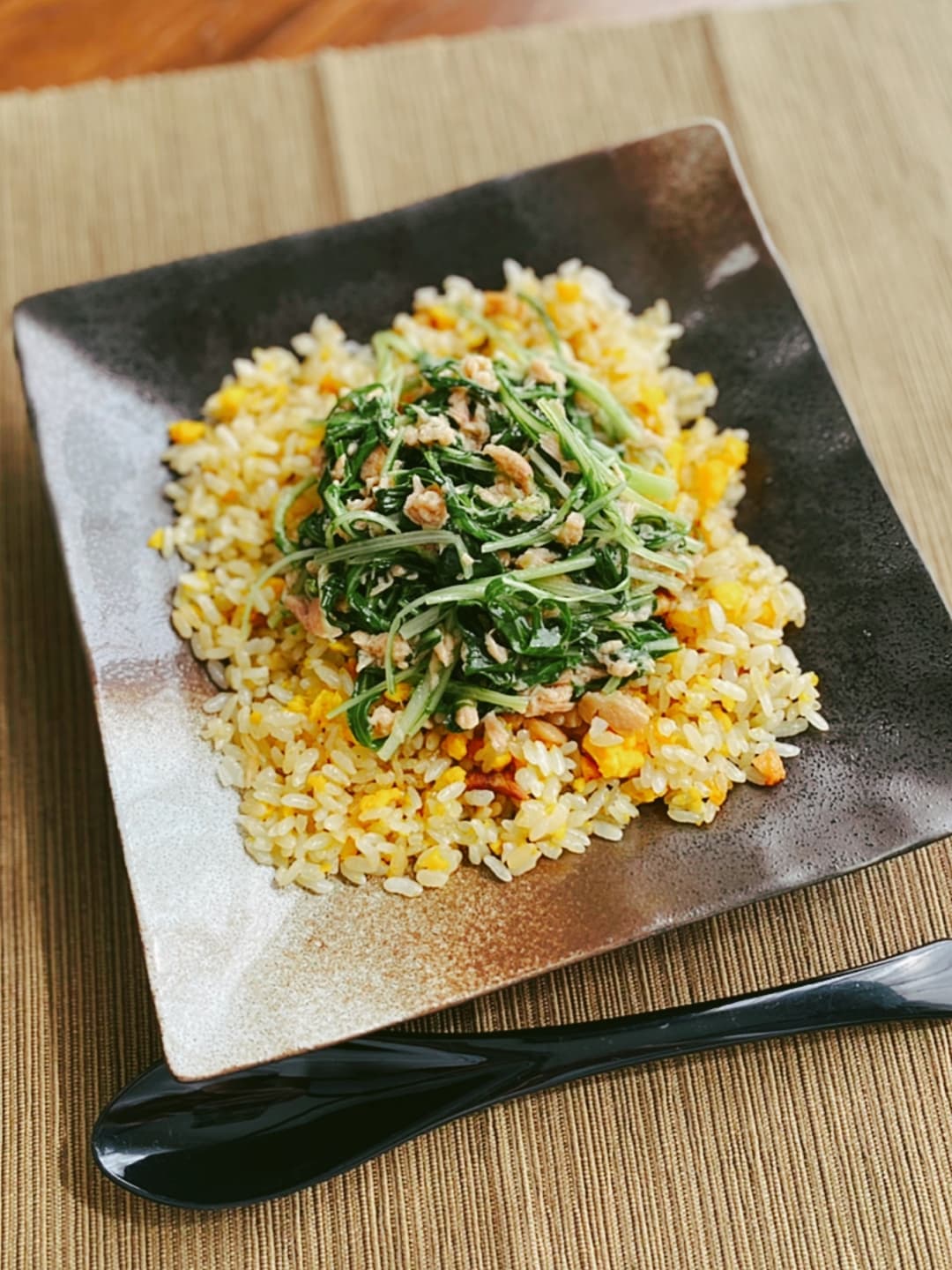 炒飯の水菜炒めのせの完成写真