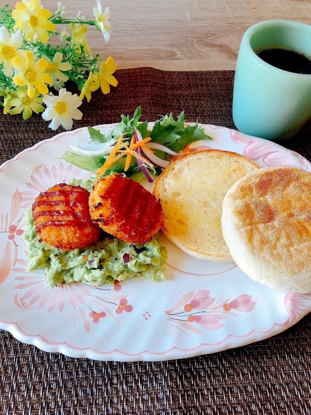 ワカモレディップのトマトチキンカツの完成写真
