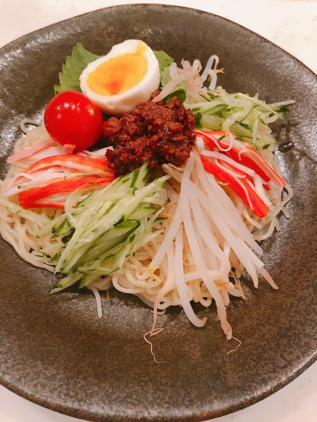 ピリ辛肉そぼろの冷やし中華の完成写真