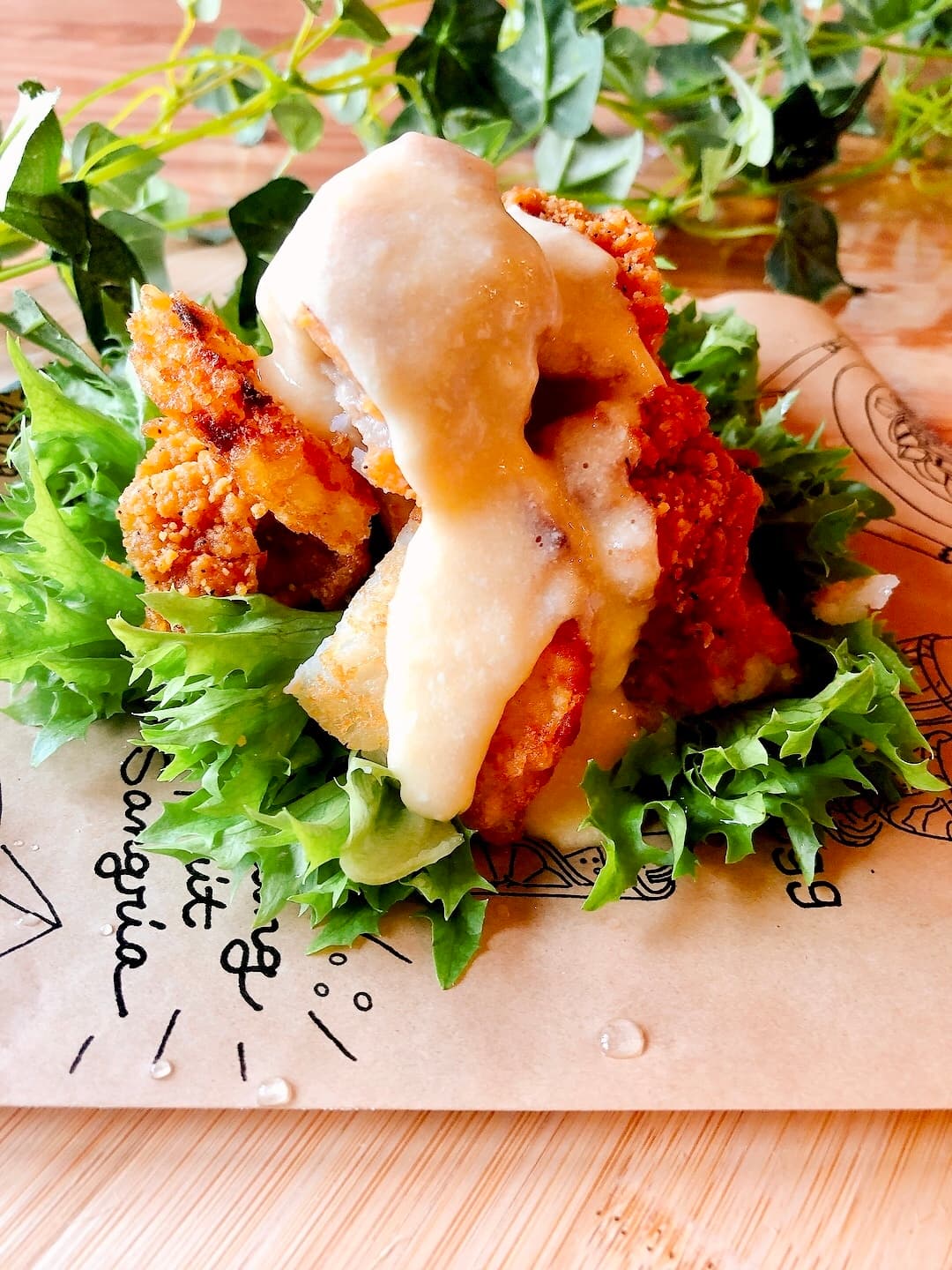 フライドチキンとポテトのチーズタワーの完成写真