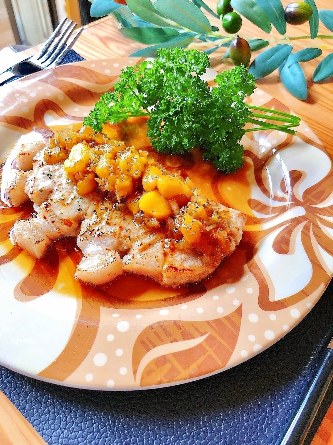 豚肉のソテー フルーティマンゴソースの完成写真