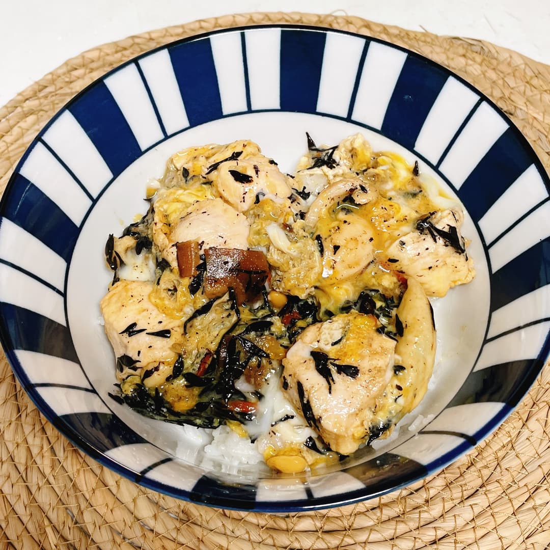 ひじき煮の親子丼の完成写真