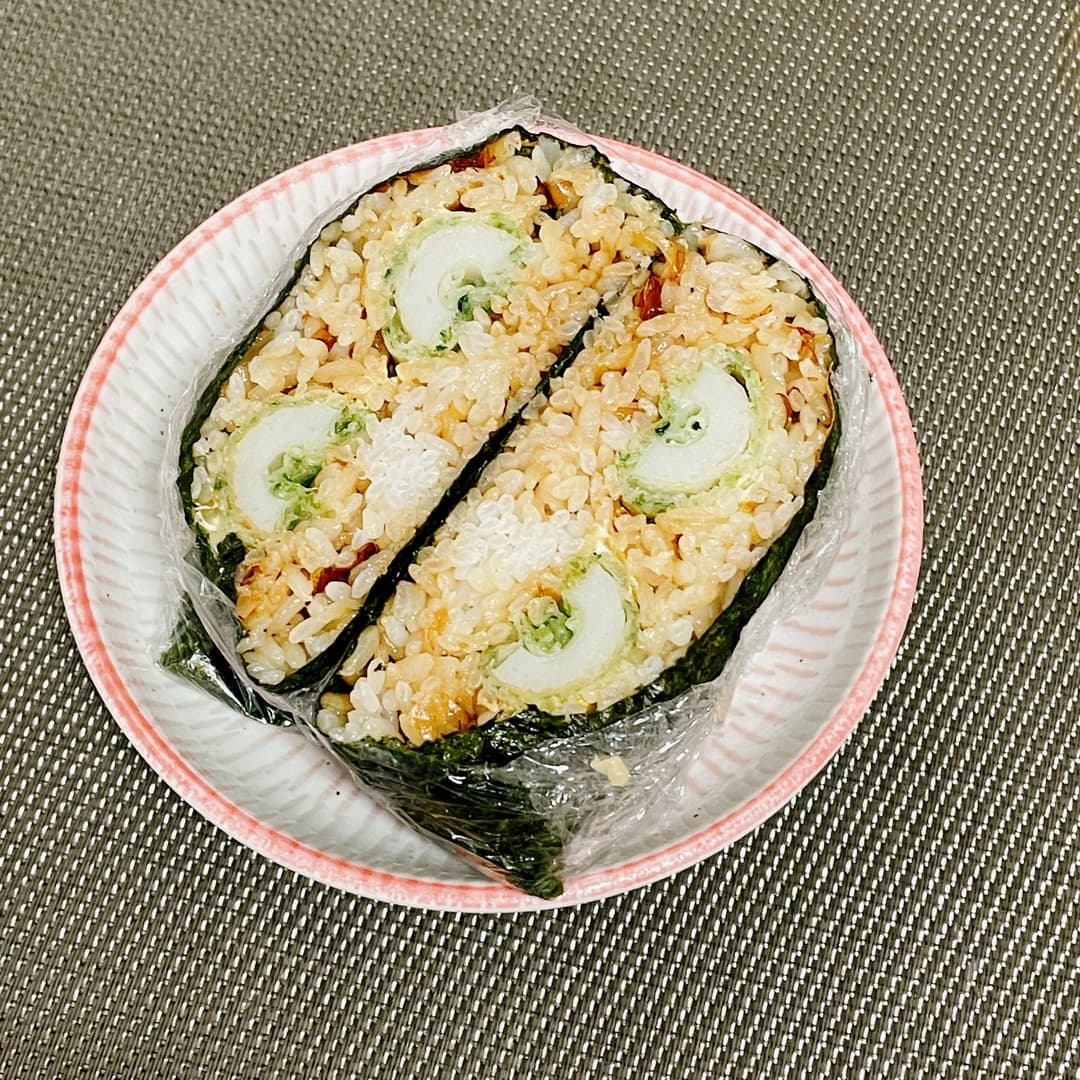 まよちくわのおかかおにぎらずの完成写真