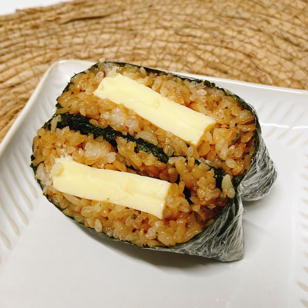 チーキムカル牛めしのおにぎらずの完成写真