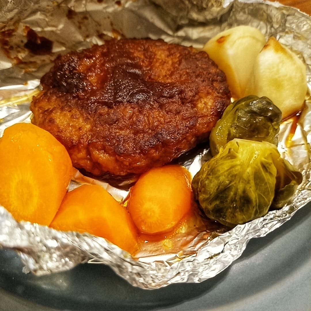 【旨味Up!】冷凍ハンバーグのホイル焼きの完成写真
