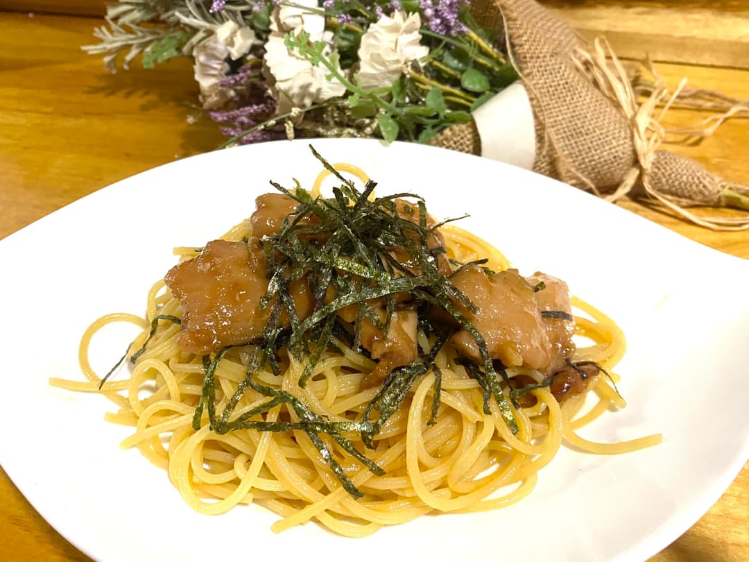 若鶏と刻み海苔の和風パスタの完成写真