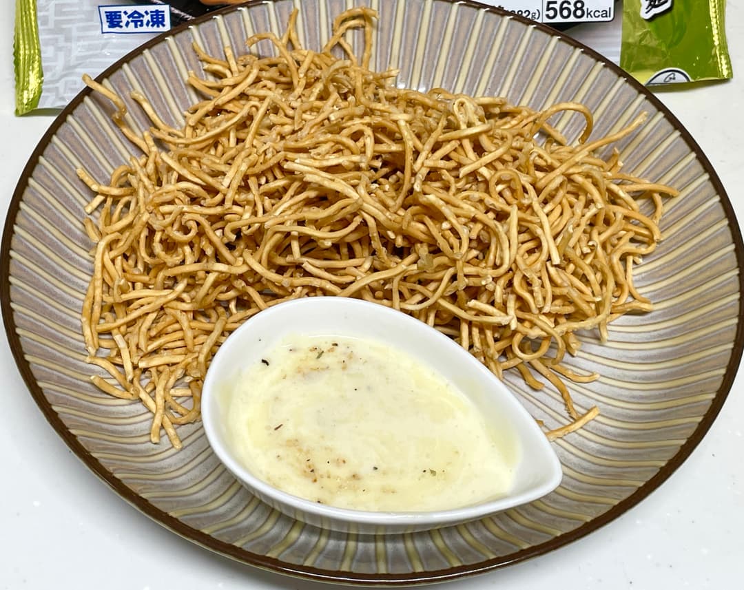 ガーリックチーズとサクサクかた焼きそばスナックの完成写真
