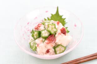 オクラと長いもの梅肉和えの完成写真