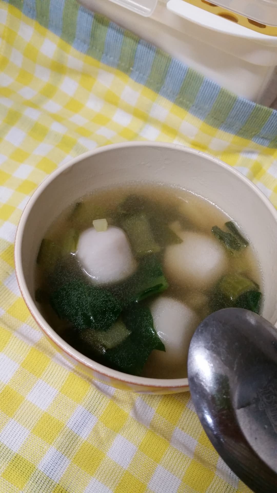 さといもと小松菜の中華スープの完成写真