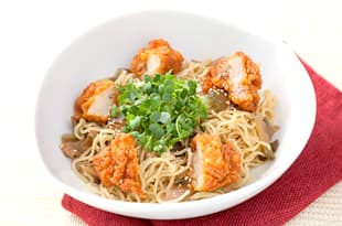 若鶏から揚げとザーサイの和え麺の完成写真