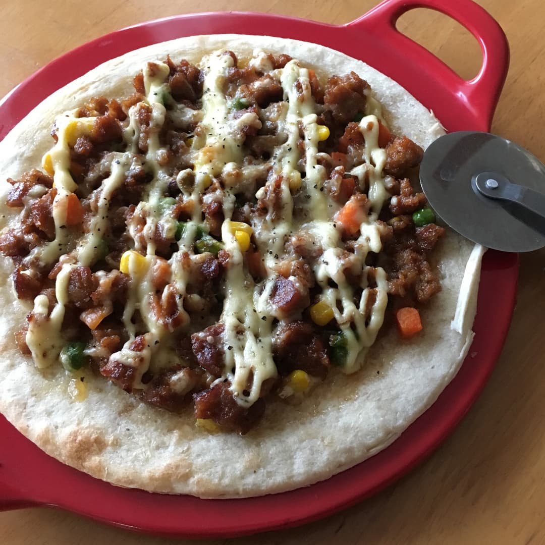 ハンバーグで焼肉ピザの完成写真