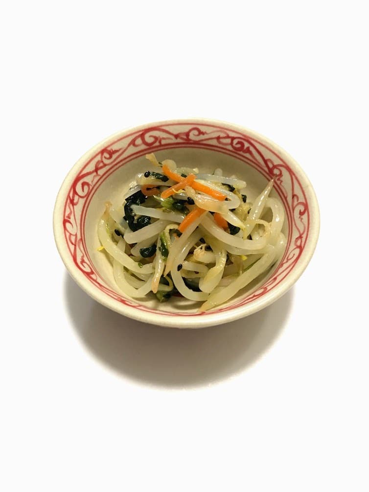 ほうれん草ともやしのナムルの完成写真