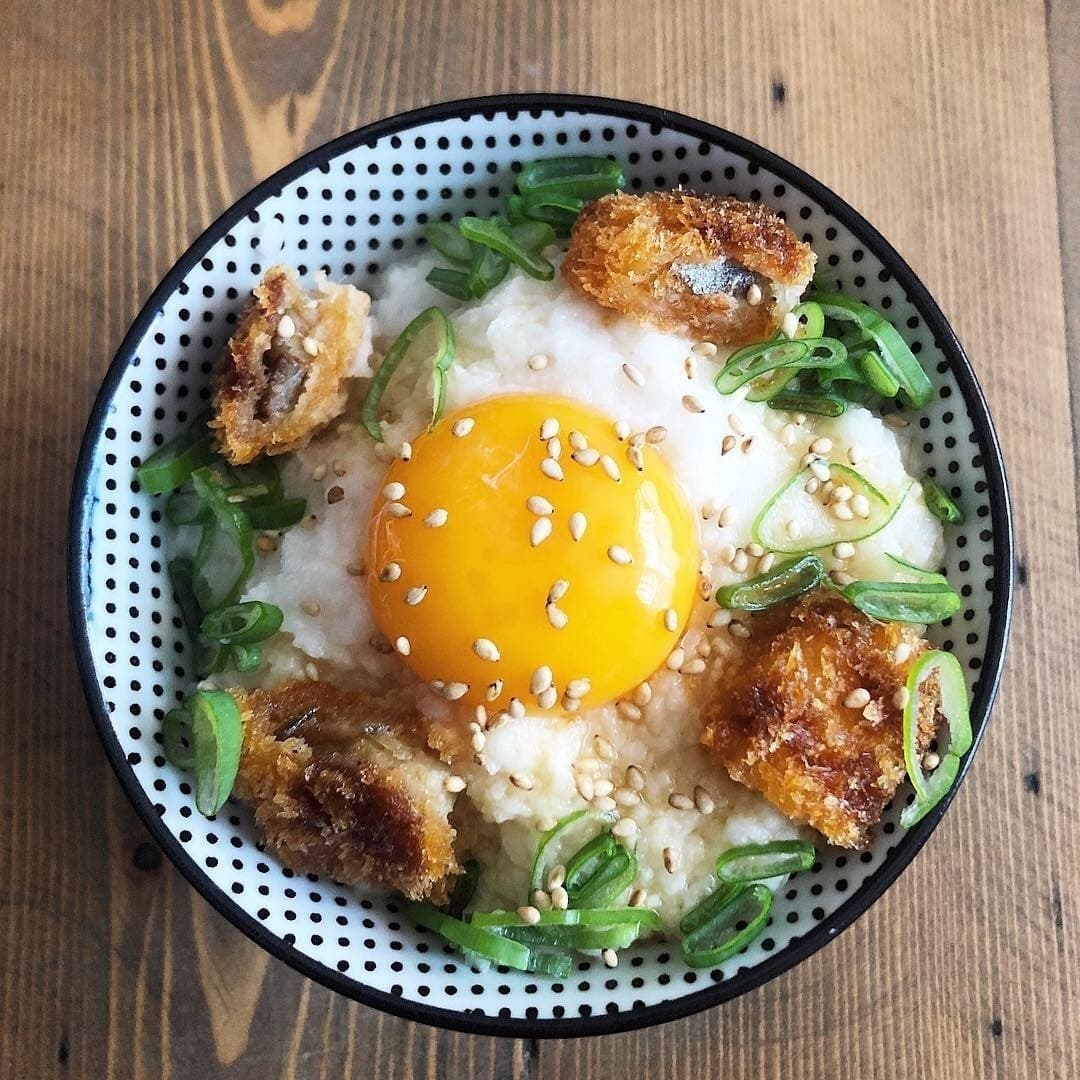 あじフライのせトロロ丼の完成写真