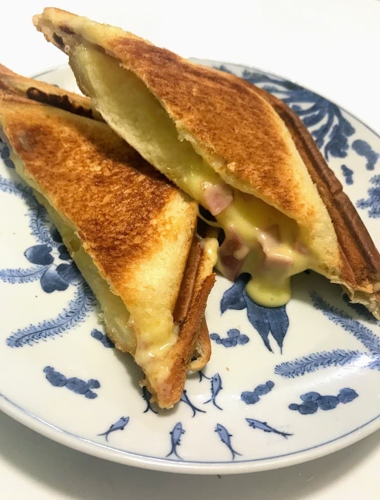 ベーコンとダブルチーズのホットサンドの完成写真