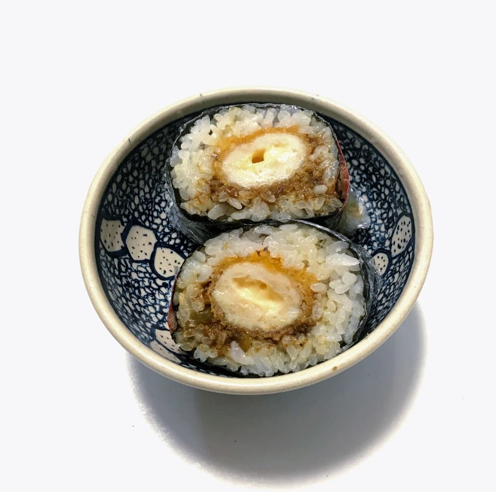 ささみチーズカツとカレーのおにぎらずの完成写真