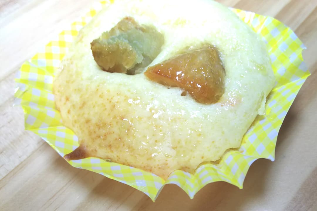 大学いもとオレンジジャムカップケーキの完成写真