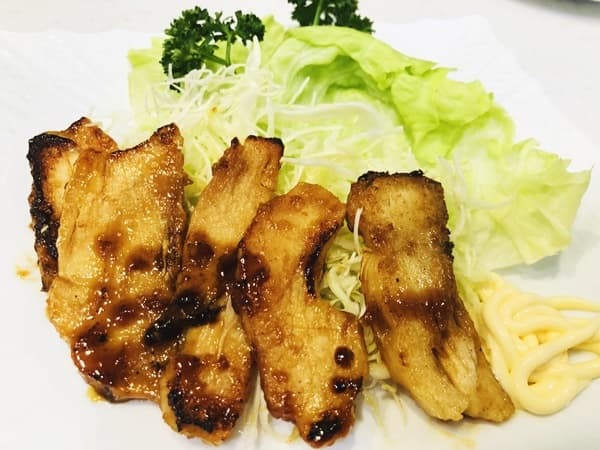 お酒のおつまみにも!サラダチキンの生姜焼きの完成写真