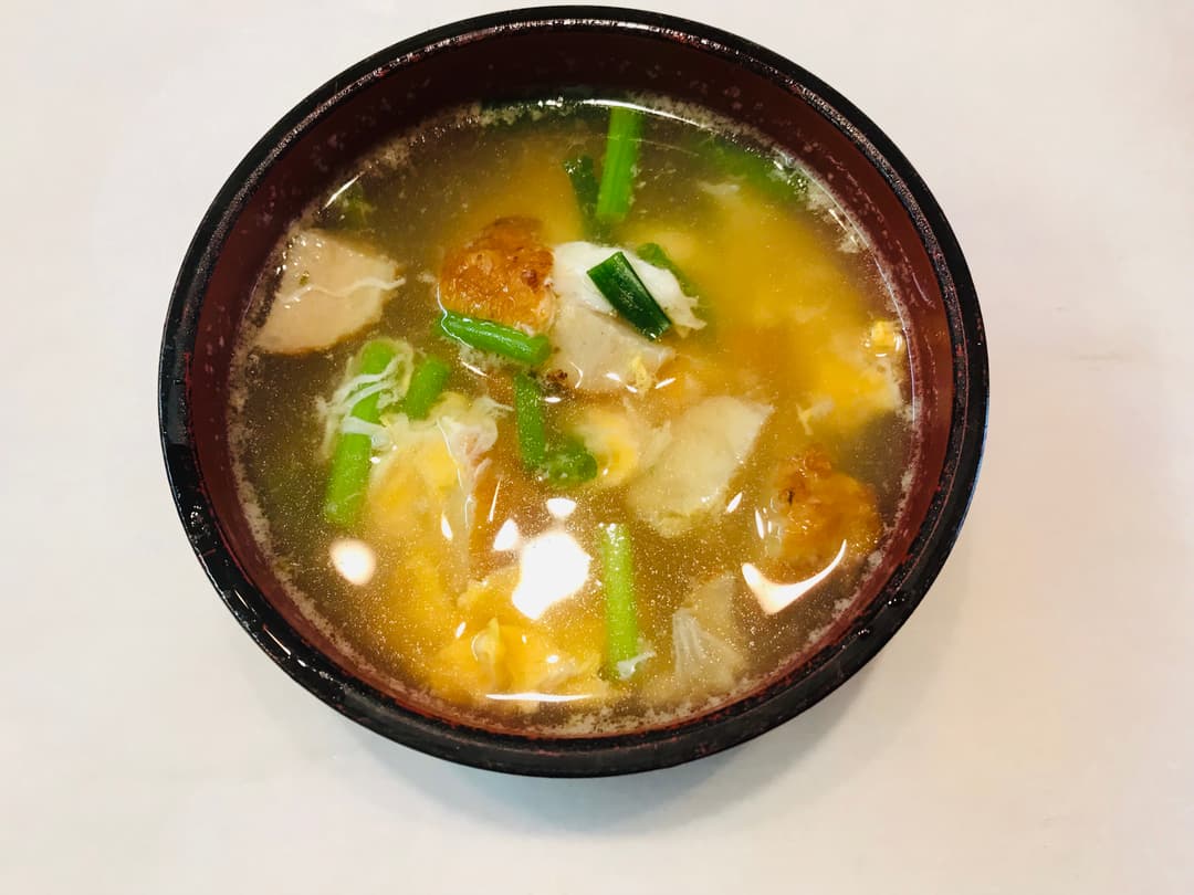 若鶏のつくね串と卵のスープの完成写真
