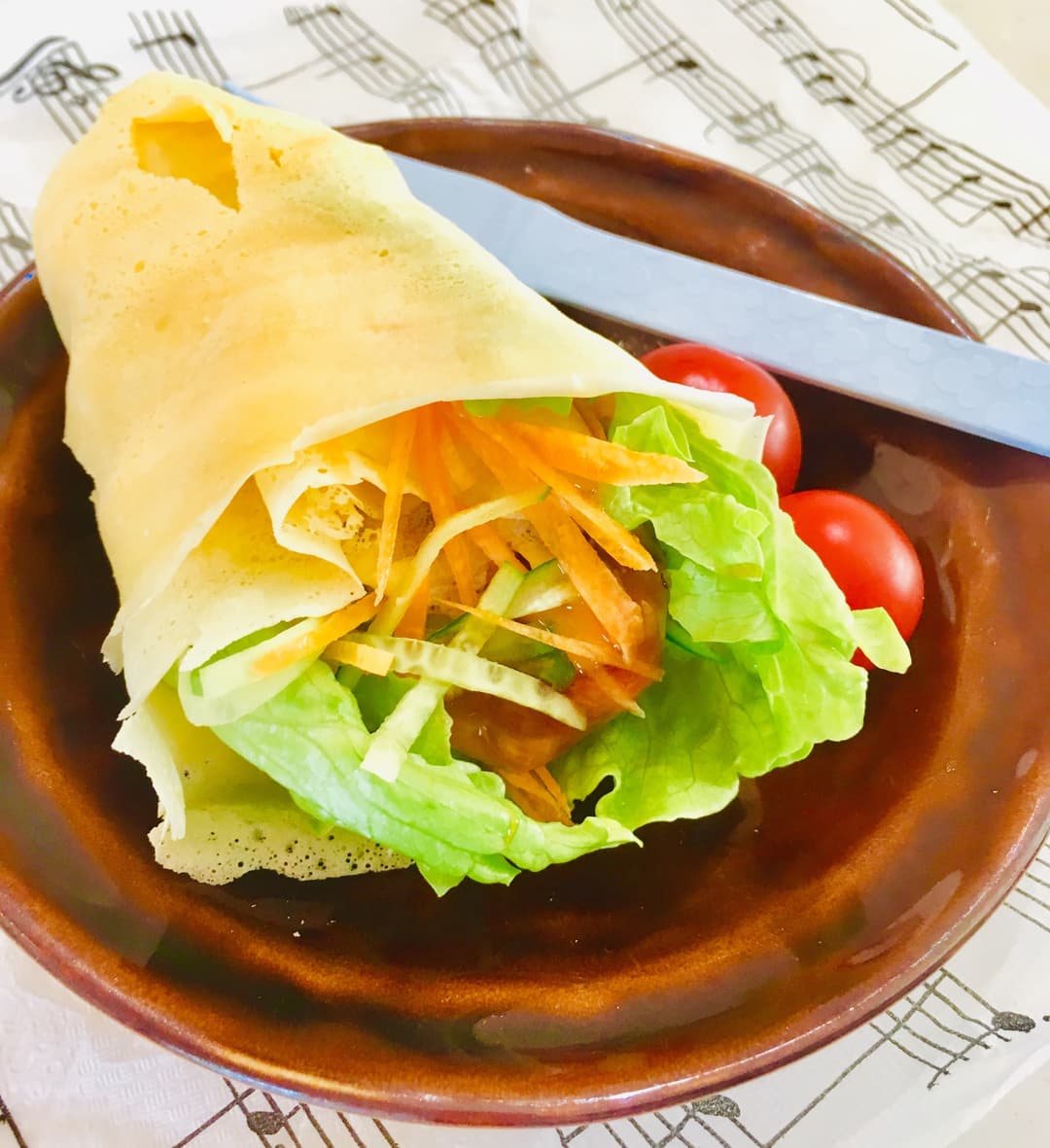 野菜たっぷり照り焼きチキンクレープの完成写真