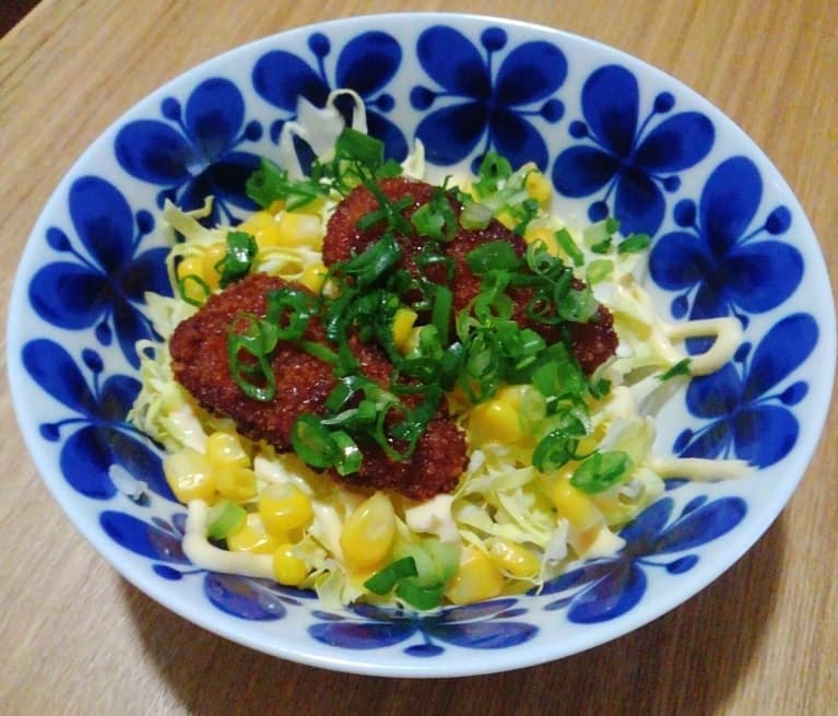 えび&マヨソースカツのキャベツ丼の完成写真