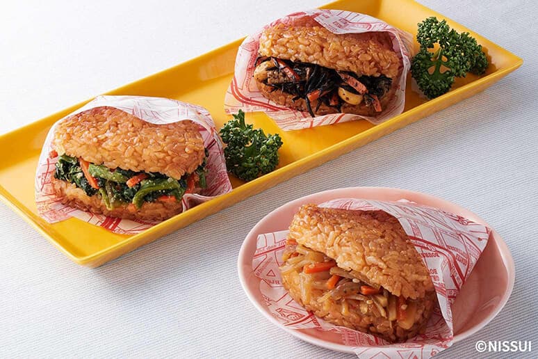 和惣菜のおにぎりバーガーの完成写真