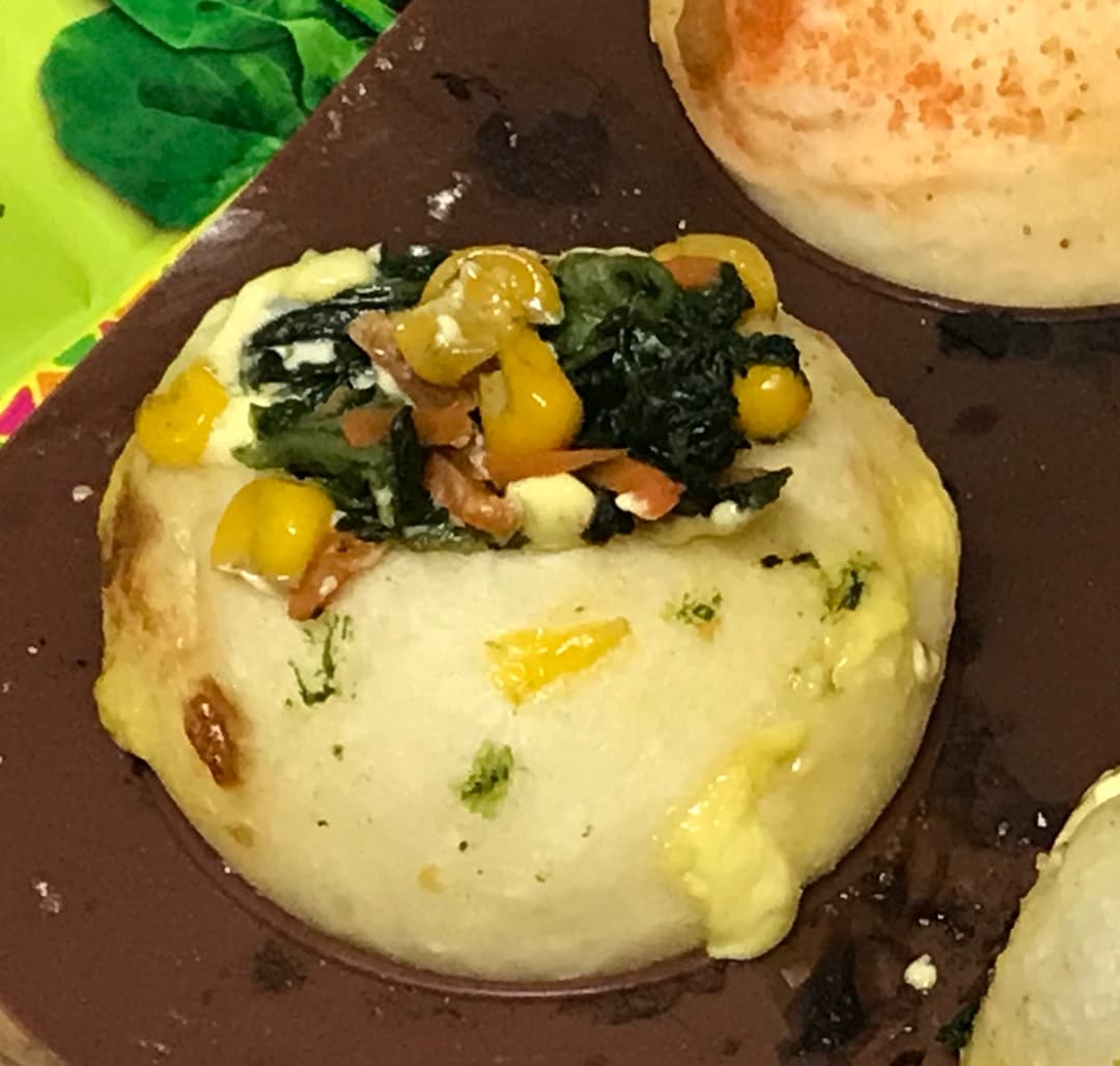 ほうれん草バターコーンマヨパンの完成写真