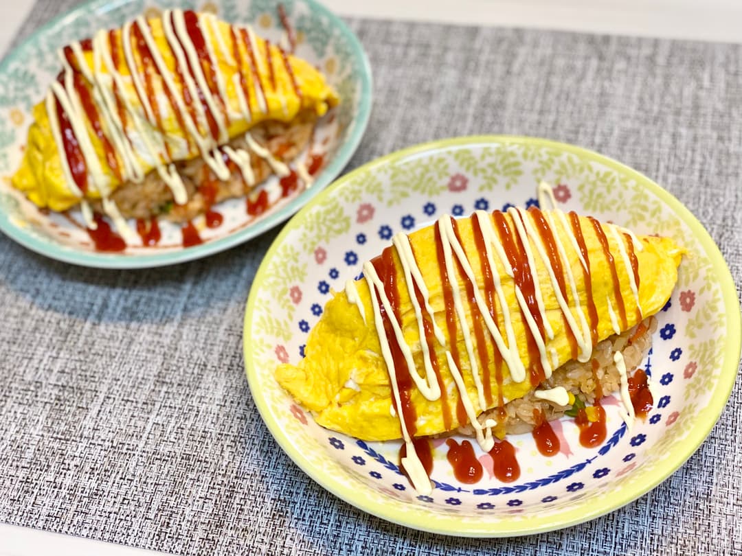 ハンバーグ入りオムライスの完成写真