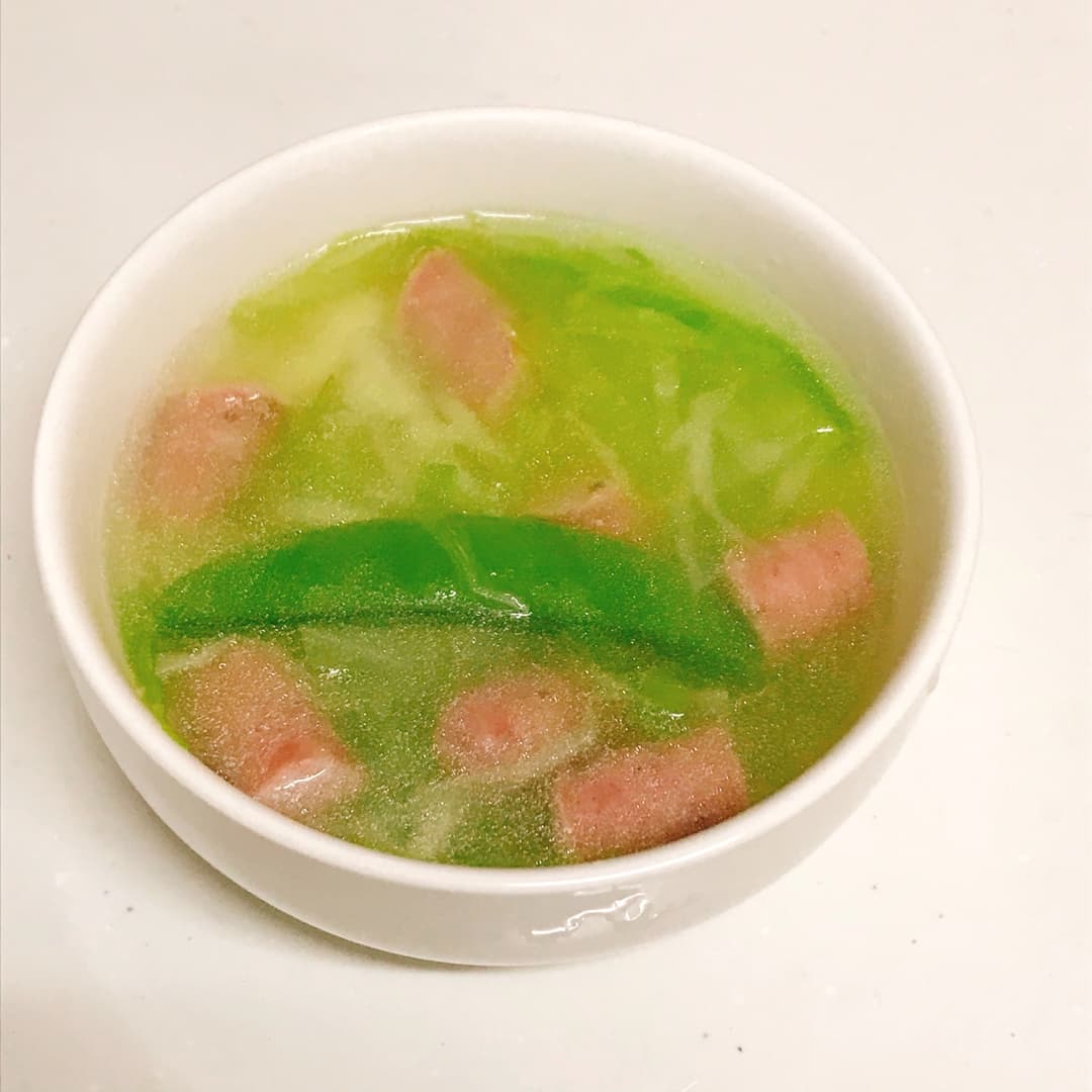 スナップえんどうとキャベツのコンソメスープの完成写真